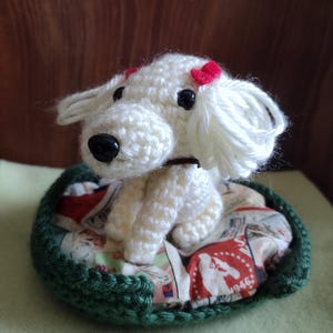 Amigurumi Poodle with bed. free shipping to usa only.