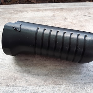 Pump Grip for Nerf RAMPAGE/RAIDER - Super smooth yet beefy - One size fits all! - Perfect for LARP and Cosplay!