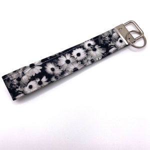 Black and White Floral Key Wristlet