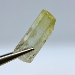 Perfect Bicolor Beryl+Heliodor Crystal from Minas Gerais, Brazil.