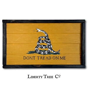 Rustic Gadsden Dont Tread on Me Farmhouse Flag Vintage Folk Art Americana Patriotic Farmhouse Style Wood Flag Full color Wood Flag Sign