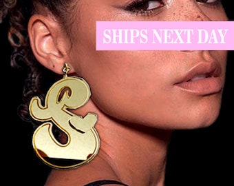 Boucle d'oreille personnalisée Boucles d'oreilles initiales en acrylique : Nom gravé dans un miroir acrylique doré. Coffret cadeau