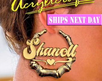 Boucles d'oreilles personnalisées en bambou avec prénom : parure de collier miroir doré avec prénom personnalisé.