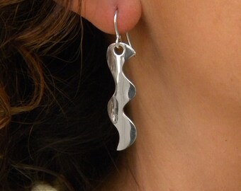 Exotic and elegant silver earrings. Zig zag earrings. Dangle earrings. Long earrings. Handcrafted jewel