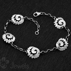 Elegant 925 silver bracelet. Silver bracelet with five spiral elements. Delicate bracelet. Handmade jewels.