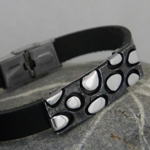 Elegantes Armband. Silber und Eisen. Leder, Silber und Eisen. Einzigartiges Schmuckstück. Sterling Silber. Schmiedeeisen .Mann Armreif. Handgefertigtes Schmuckstück