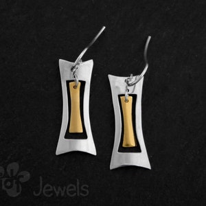 Pendientes de plata con una pequeña pieza colgante móvil. Pendientes geométricos. Cuelga pendientes. Pendientes ligeros. Pendientes de color