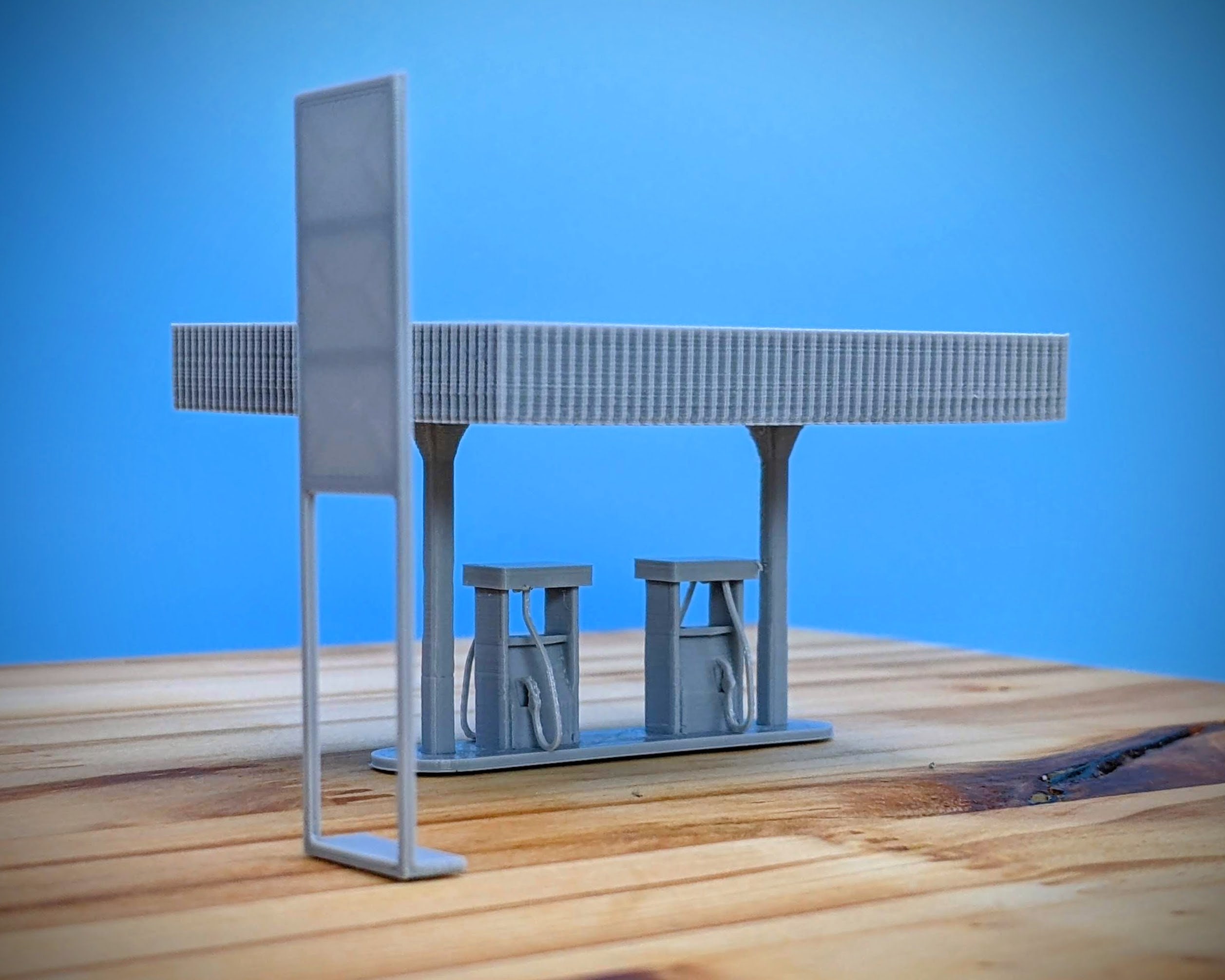 N-Scale - Gas Pumps - 1:160 Scale Building House