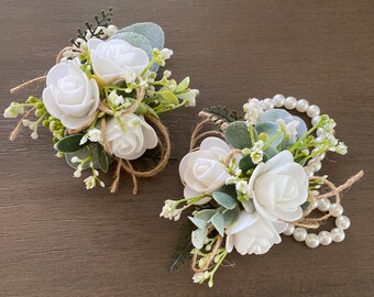 flowers for mother of the bride corsage