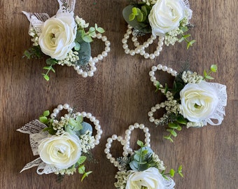 flowers for mother of the bride corsage