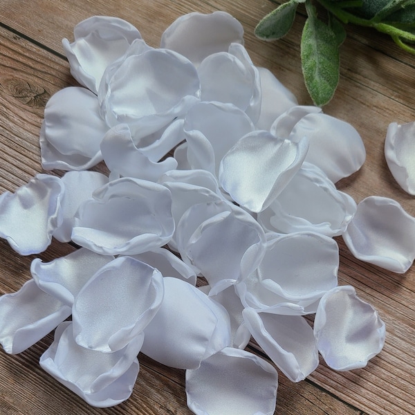 White Wedding Decor, Flower Petals, Wedding Ceremony Decor, Spring Bridal Brunch, Wedding Aisle Decor, Rose Petals, Garden Tea Party, We Do