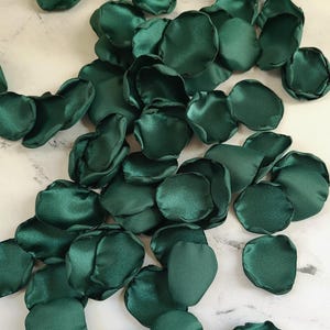 Emerald Rose Petals, Boho Wedding Decor, Ivory Flower Girl Petals, Custom Wedding Aisle Decor, Bridal Brunch Table Confetti, Future Mrs