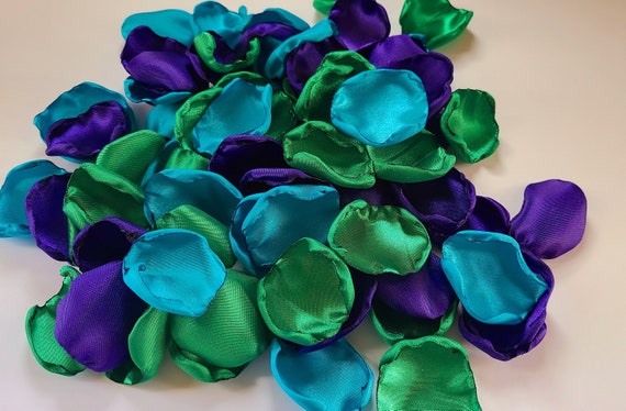 Peacock rose petals deals