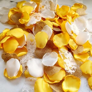Sunflower Wedding Decor, Yellow Rose Petals, Burlap, Lace Petals, Rustic Wedding Aisle Decor, Western Wedding Ceremony Ideas, Table Confetti