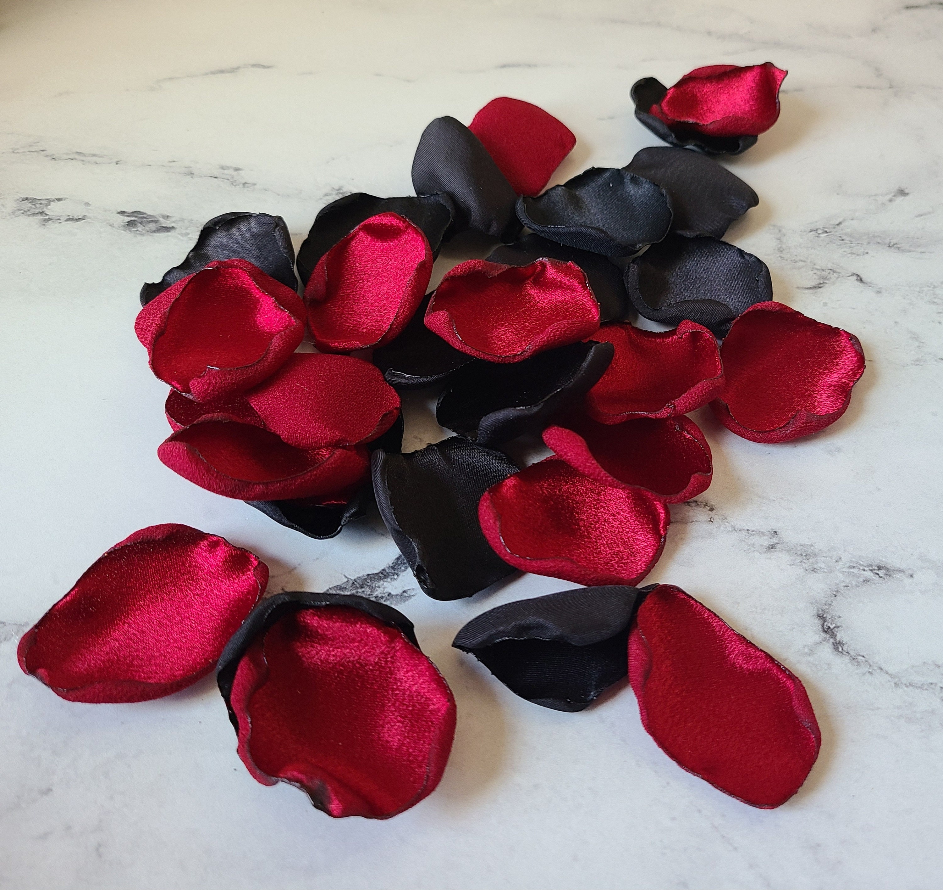 Dark Red Wedding Decor, Black Rose Petals, Flower Petals, Wedding Aisle  Decor, Halloween Wedding Ceremony Decor, Goth, Till Death Do Us Part 