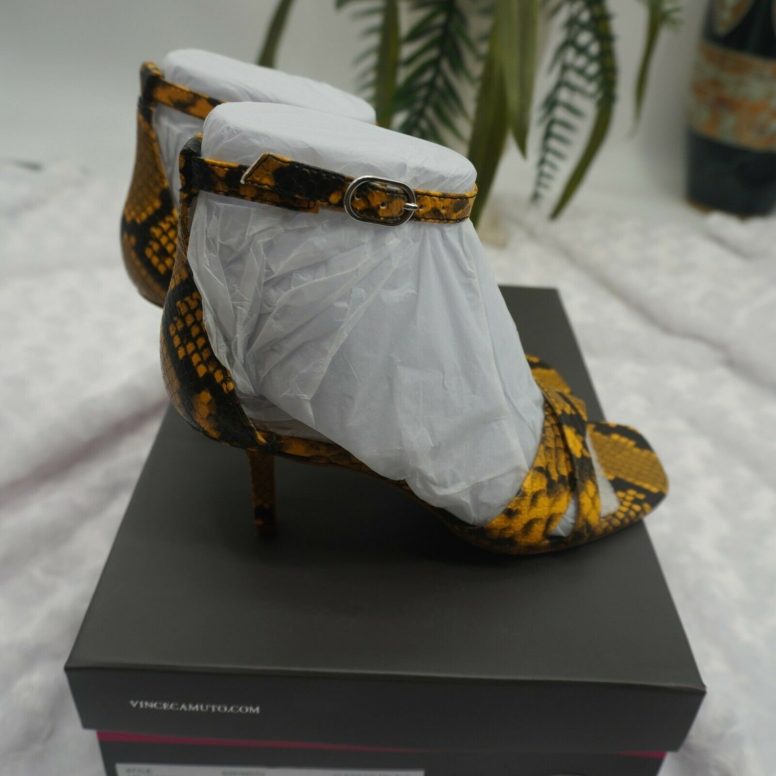 vince camuto sarriss