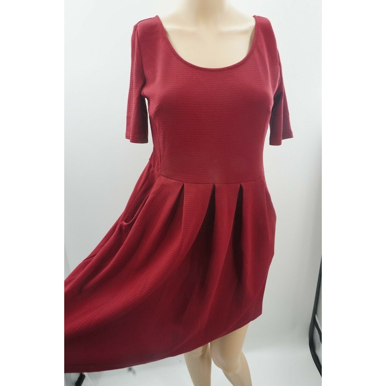 Lush Red Short Sleeve Skater Fit And Flare Pleated Knit Scoop Neck Dress Size M