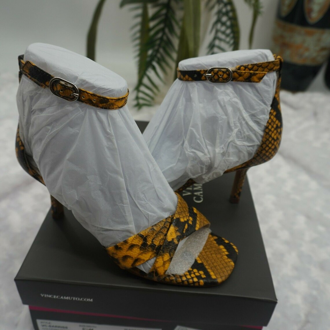 vince camuto sarriss