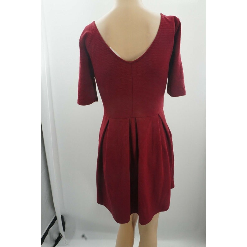 Lush Red Short Sleeve Skater Fit And Flare Pleated Knit Scoop Neck Dress Size M