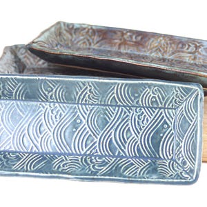 Handmade Ceramic Serving Platter: Decorative Tray
