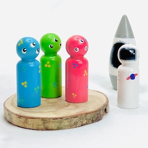 Large Space Explorer Peg Dolls – Astronaut & Alien Set | Wooden Toy Figures | Hand-Painted Galaxy Play Set | Space Themed Gift