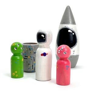 Space Explorer Peg Dolls – Astronaut & Alien Set | Wooden Toy Figures | Hand-Painted Galaxy Play Set | Space Themed Gift