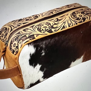 Bolso de viaje personalizado de piel de vaca con cremallera, neceser para afeitado, cosméticos, artículos de tocador, estilo occidental, para mujer y hombre 09