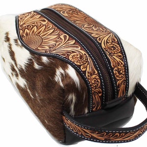 Personalized Customized Leather cowhide Travel Purse Bag Zip Pocket shaving cosmetic  Toiletries Dopp Kit Travel  Western Women Men
