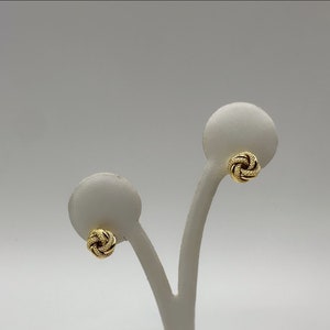 Aretes de nudo de oro de 10 quilates con corte de diamante, aretes de nudo de oro, aretes de nudo de oro de 10 quilates, aretes de oro, aretes de nudo, aretes de nudo, aretes de oro de lujo