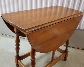Vintage Drop Leaf Coffee Table : 1910s Antique English Regency Mahogany Leather Top Drop Leaf Coffee Table Chairish : Vintage mahogany duncan phyfe dining table double pedestal la area.