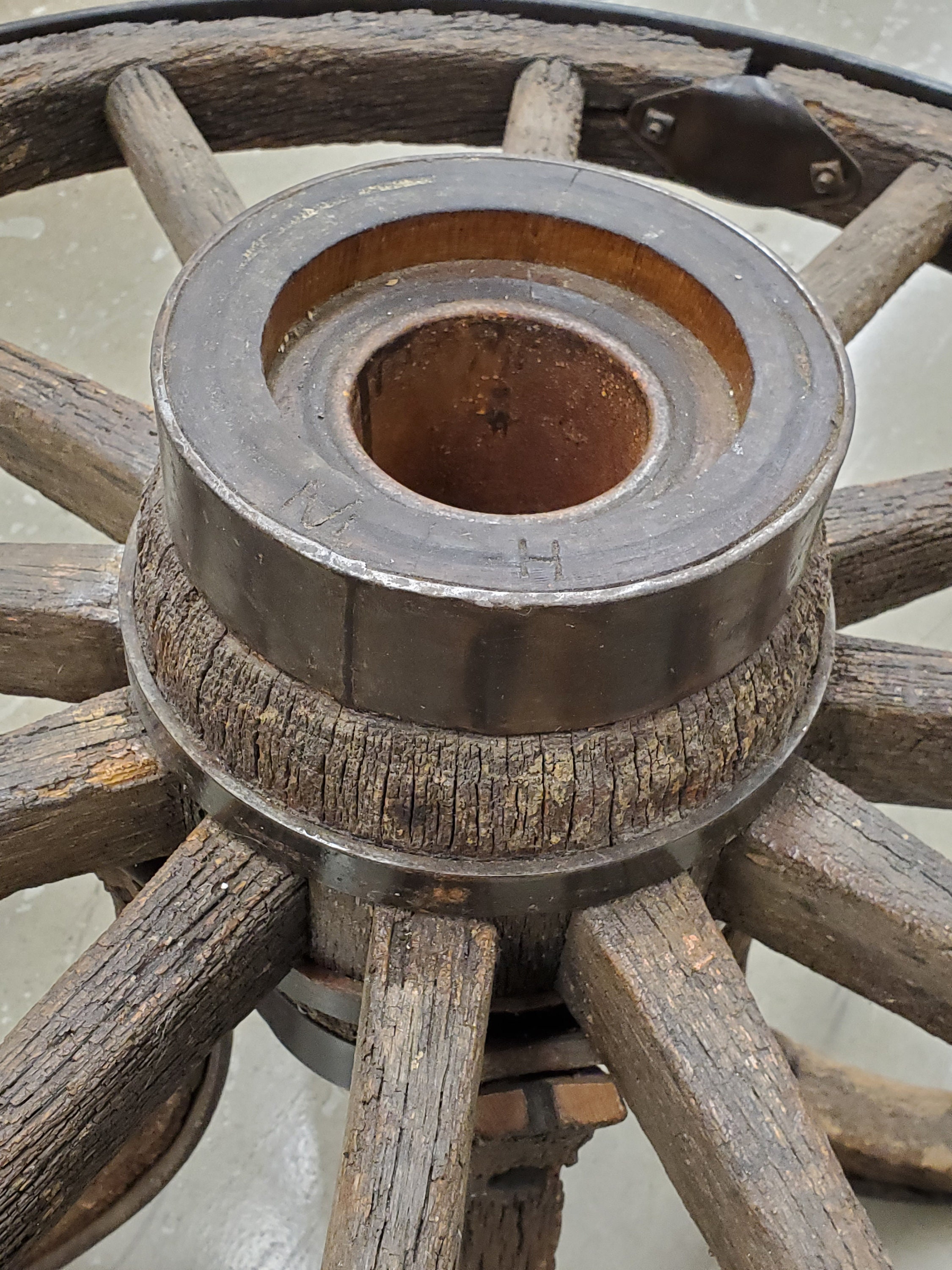 Antique Wagon Wheel Coffee Table Antique Wagon Wheel Display - Etsy