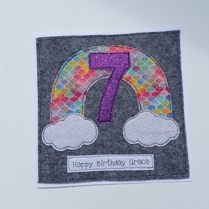 Cartão de aniversário infantil personalizado feito à mão com arco-íris - idade 7 - cartão de feliz aniversário de 7 anos - cartão de tecido - cartão de lembrança - cartão de 7º aniversário