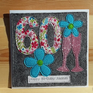 Carte d'anniversaire personnalisée faite main - anniversaire de femme - anniversaire floral OOAK - carte en textile - carte en tissu - cousue à la main - tout âge
