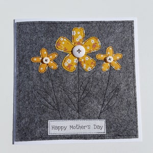 Handgemaakte Moederdagkaart - Moederdag - kaart voor mama - textielkaart - borduurkaart uit de vrije hand - bloemen Moederdagkaart OOAK