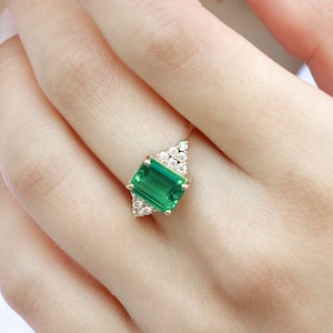 Green Emerald ring - Sterling silver rings - vintage rings - gold jewelry - Promise ring - Halo ring - November birthstone