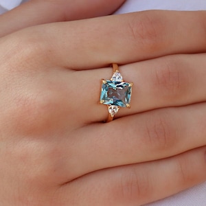 Blue topaz Ring - December Birthstone - Gold Ring - Gemstone Ring - Engagement Ring - Statement Ring - Cocktail Ring - Rectangle Ring