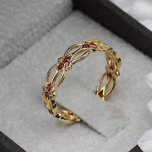 Gold or Sterling Silver Celtic Ring - Eternity Ring - Natural garnet ring