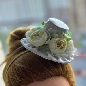 Blumen Mini Zylinder: Tee-Party Haarschmuck
