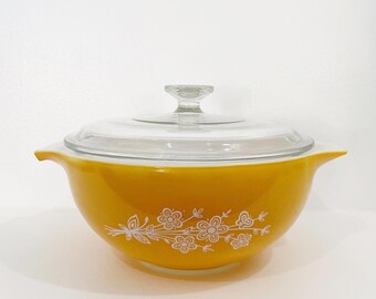 Pyrex #443 Butterfly Gold Cinderella Bowl / 2.5 qt / Vintage pyrex