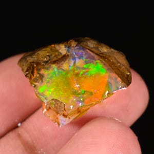Opal Rough, Ethiopian Opal Raw, Crystal Opal Rough, Big Opal Rough, Fire Opal Rough, Natural Loose Opal Welo Fire Oil Opal Rough, 21.35 CTS,