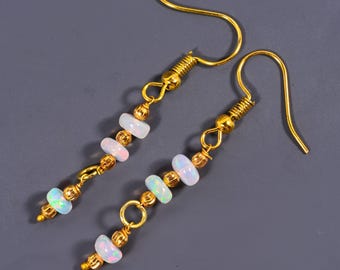 Boucles d'oreilles en perles d'opale en argent sterling 925, boucles d'oreilles minimalistes faites à la main avec pierres précieuses, bijoux de pierre de naissance d'octobre, cadeau pour elle,