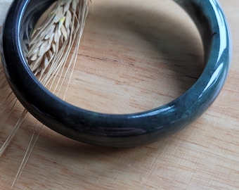 Type A Jadeite 58.2mm Translucent Black with Dark Green Round Bangle