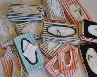 Capas para caixas de lenços de papel em tecido 100% algodão pré-encolhido.