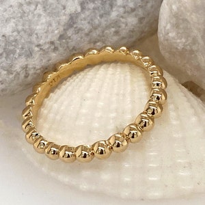 Anel de bola de ouro 14k Anel de empilhamento de ouro amarelo Anel de promessa de ouro delicado Presente para namorada Anel texturizado Jóia de ouro delicada Presente para ela