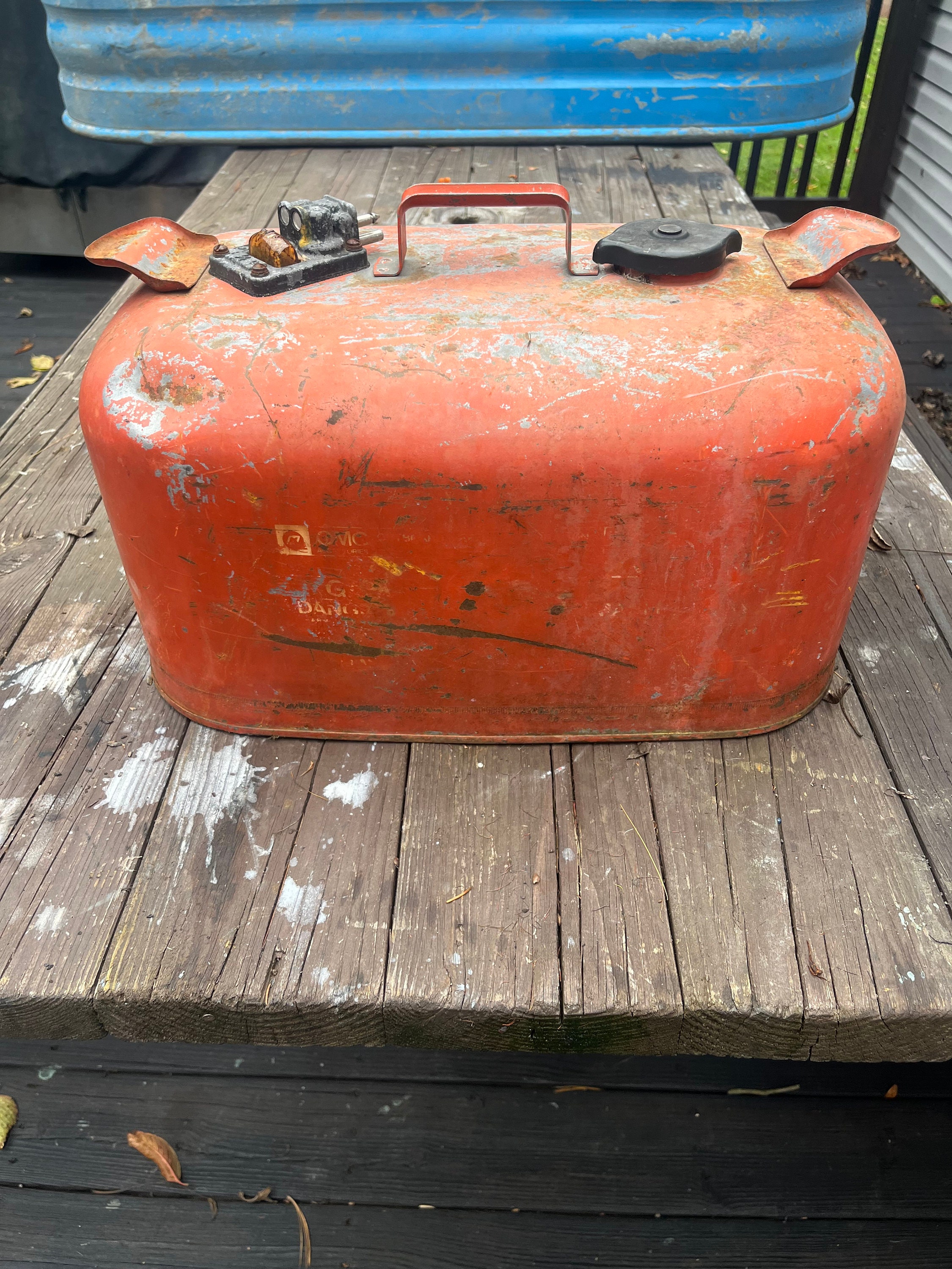 Lush 6 Gallon Boat Gas Can Capture in HD Lush 6 Gallon Boat Gas Can Capture in HD