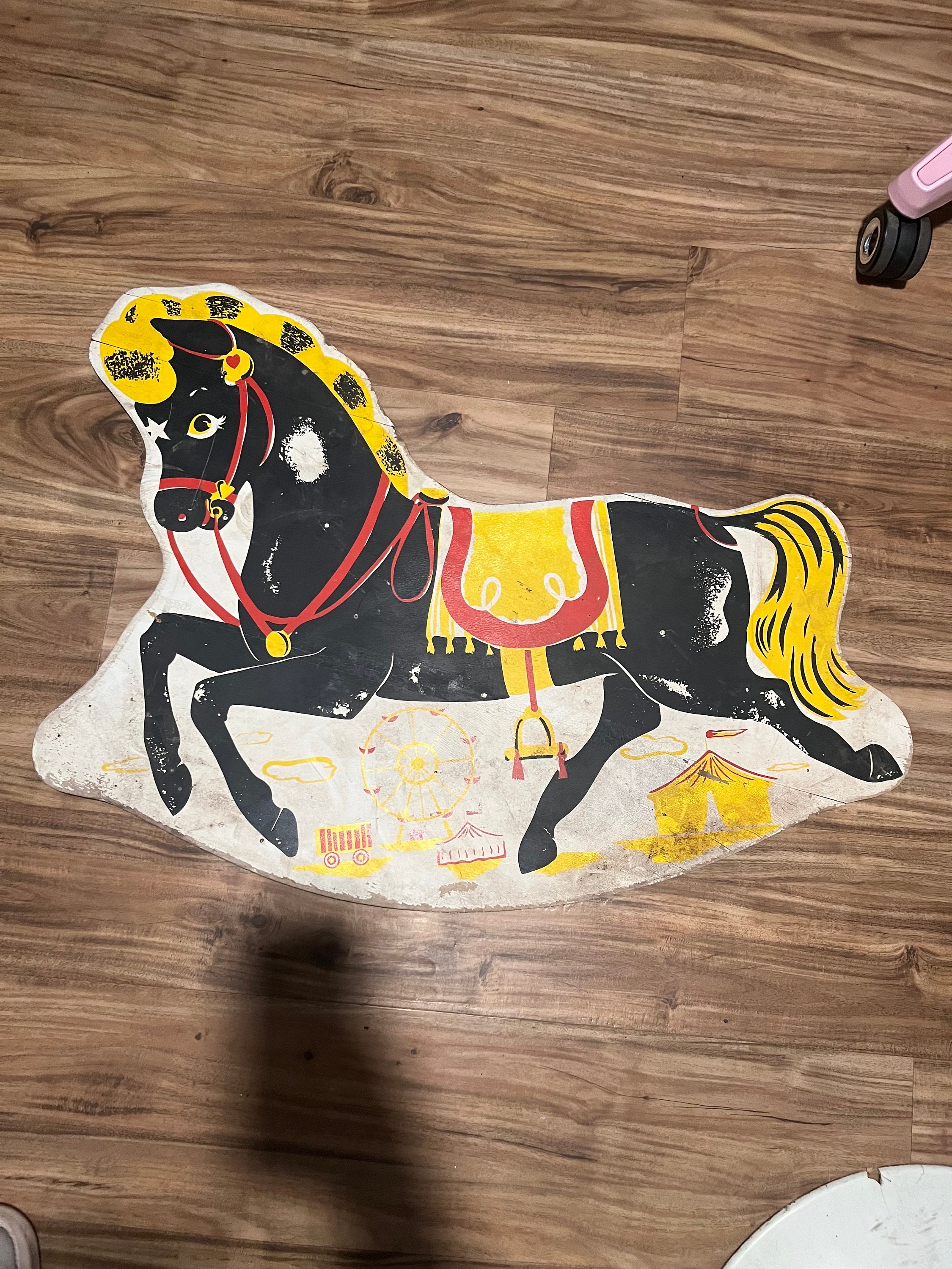 Cavallo da giostra vintage in legno per bambini, aliante a dondolo