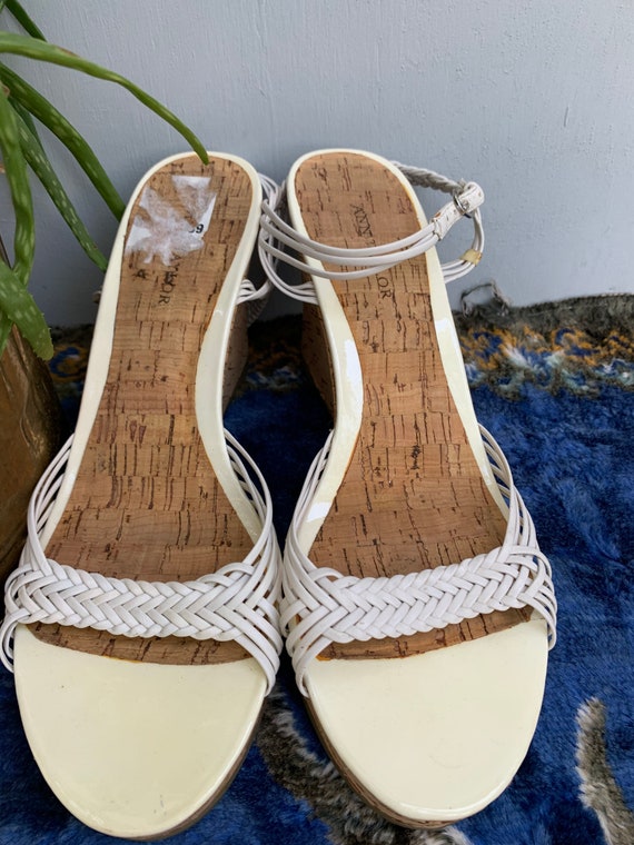 Size 7 shoes, white leather sandals, wedge heel co