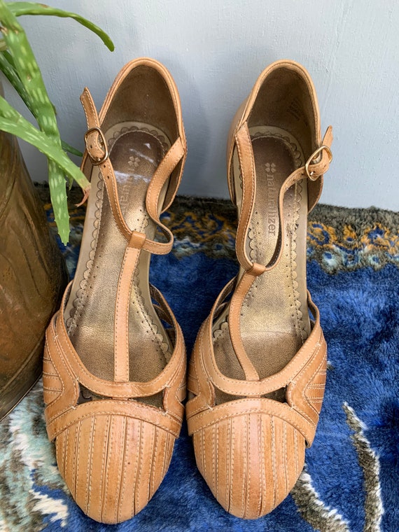 Brown leather T Strap pumps vintage leather size 7