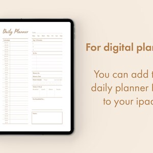 Op de afbeelding: Een zwart-witte digitale dagelijkse planner op het scherm van een tablet. De planner heeft secties voor planning, notities en maaltijdplanning. De tekst "Daily Planner" staat bovenaan de pagina.