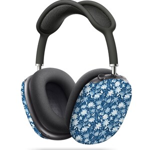 Spring Tiny Flowers Soft Muted Blue Flower Design AirPod Max Case Protective Covers